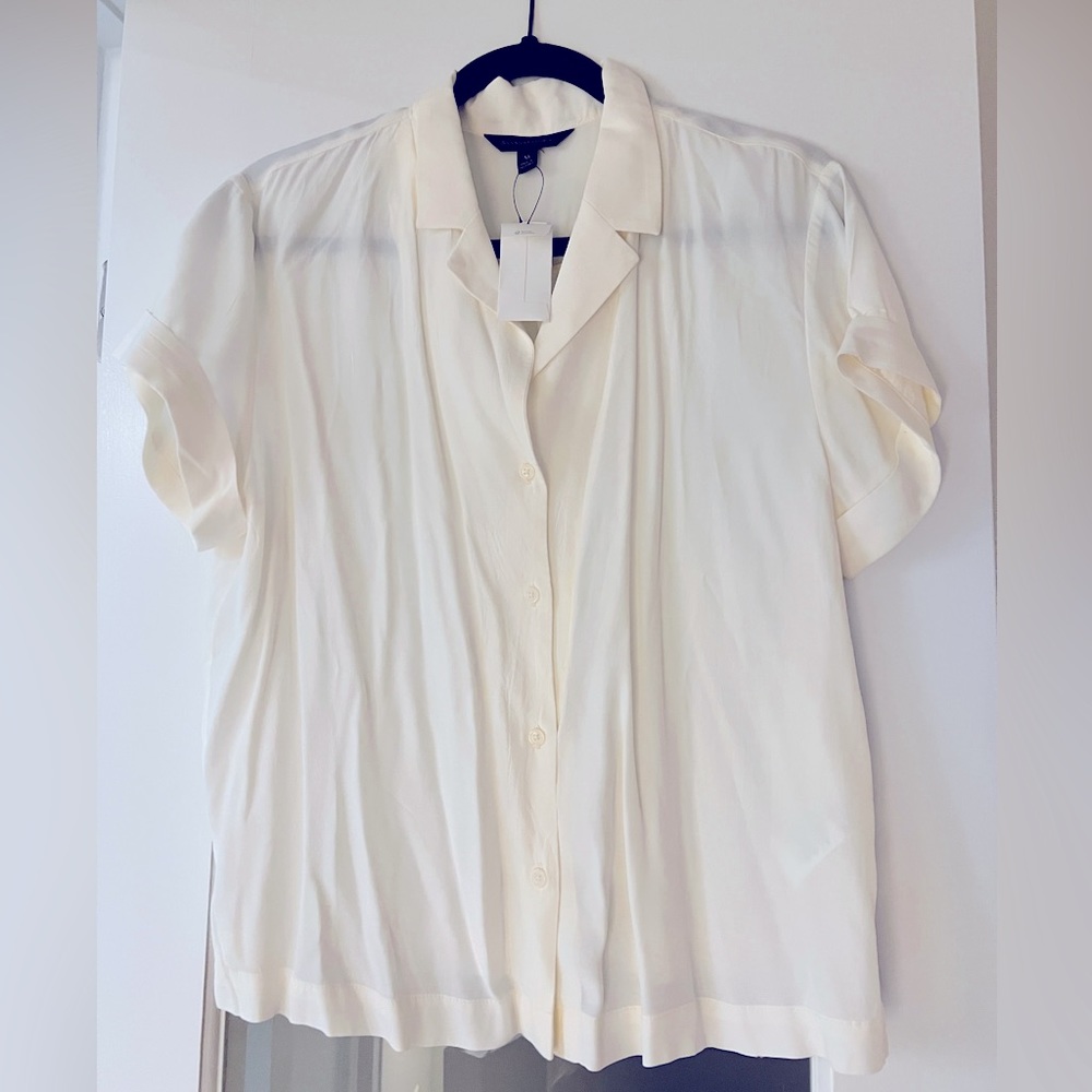 NWT Banana Republic Resort Shirt in off white